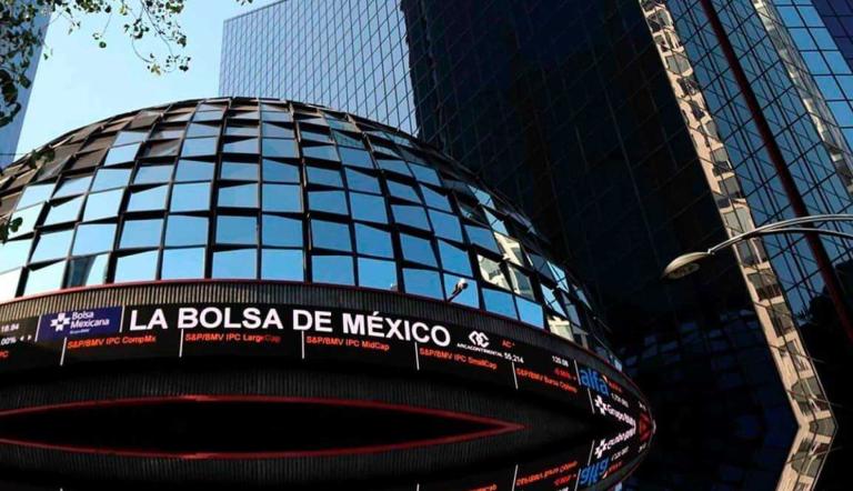 Las bolsas de valores de México extendieron su tendencia negativa este martes, cayendo por séptima jornada consecutiva. Las acciones siguen incorporando a las cotizaciones el nuevo escenario político en Estados Unidos, y tensiones geopolíticas también afectaban.
Para más información del tema, visita: https://www.eleconomista.com.mx/mercados/bmv-cae-septima-jornada-consecutiva-peor-racha-abril-20241119-734887.html
¡Síguenos en nuestras redes sociales para mantenerte informado!
Twitter: https://twitter.com/eleconomista
Facebook: https://www.facebook.com/ElEconomista.mx
Instagram: https://www.instagram.com/eleconomistamx
LinkedIn: https://www.linkedin.com/company/el-economista/
#ElEconomista #EETV