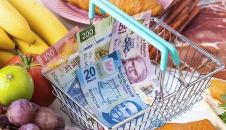 La inflación a los consumidores mexicanos reportó, en la primera quincena de noviembre, una desaceleración luego de acelerarse por dos quincenas consecutivas, de acuerdo con el Inegi.
Para más información del tema, visita: https://www.eleconomista.com.mx/economia/inflacion-desacelera-4-56-anual-primera-quincena-noviembre-20241122-735362.html
Twitter: https://twitter.com/eleconomista
Sitio web: https://www.eleconomista.com.mx/
Facebook: https://www.facebook.com/ElEconomista.mx
#ElEconomista#EETV