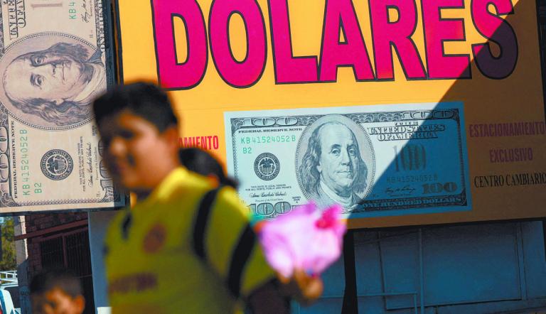 El mes de octubre resultó el cuarto consecutivo que se observó un fortalecimiento del rendimiento real de estos ingresos en pesos mexicanos, producto de la depreciación cambiaria.