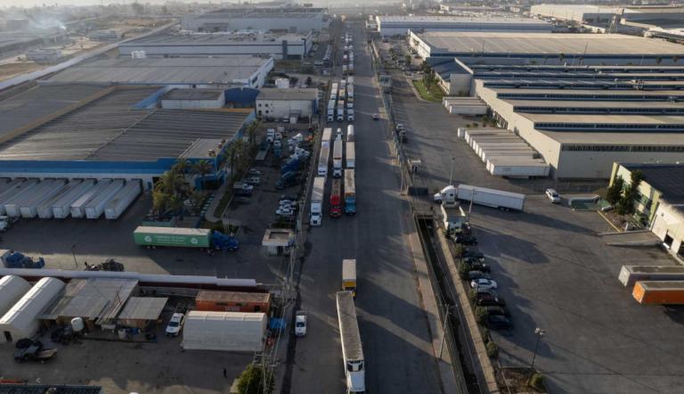 Trump ha amenazado con imponer gravámenes de hasta 25% a los productos procedentes de Canadá y México, además de otro 10% a los productos chinos.
Para más información del tema, visita: https://www.eleconomista.com.mx/economia/aranceles-primer-mandato-trump-perjudican-empresas-eu-analisis-fed-ny-20241205-737093.html
¡Síguenos en nuestras redes sociales para mantenerte informado!
Twitter: https://twitter.com/eleconomista
Facebook: https://www.facebook.com/ElEconomista.mx
Instagram: https://www.instagram.com/eleconomistamx
LinkedIn: https://www.linkedin.com/company/el-economista/
#ElEconomista #EETV
