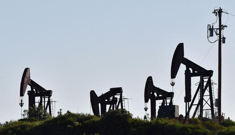 Los precios del petróleo bajaban este viernes, con la debilidad de la demanda en el punto de mira después de que la OPEP+ pospusiera los aumentos de oferta previstos y ampliara los profundos recortes de producción hasta finales de 2026.
Para más información del tema, visita: https://www.eleconomista.com.mx/mercados/petroleo-abre-baja-prorroga-recortes-opep-encamina-perdida-semanal-1-20241206-737249.html
Twitter: https://twitter.com/eleconomista
Sitio web: https://www.eleconomista.com.mx/
Facebook: https://www.facebook.com/ElEconomista.mx
#ElEconomista #CapitalHumano #EETV