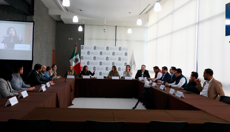 Adrián de la Garza, alcalde de Monterrey y representante de la Asociación de Alcaldes de Nuevo León.