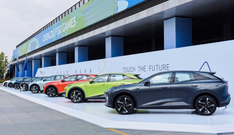 BAIC, JMC, Changan, BYD: el auge de los autos chinos en México ha alcanzado el segmento de lujo, cuyas marcas tradicionales europeas acumulan importantes caídas de ventas frente a los competidores asiáticos, cada vez más atractivos.
Para más información del tema, visita: https://www.eleconomista.com.mx/empresas/oleada-autos-chinos-sacude-mercado-lujo-mexico-debe-20241227-739829.html
¡Síguenos en nuestras redes sociales para mantenerte informado!
Twitter: https://twitter.com/eleconomista
Facebook: https://www.facebook.com/ElEconomista.mx
Instagram: https://www.instagram.com/eleconomistamx
LinkedIn: https://www.linkedin.com/company/el-economista/
#ElEconomista #EETV