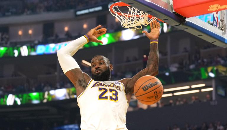LeBron James cumple 40 años de edad.