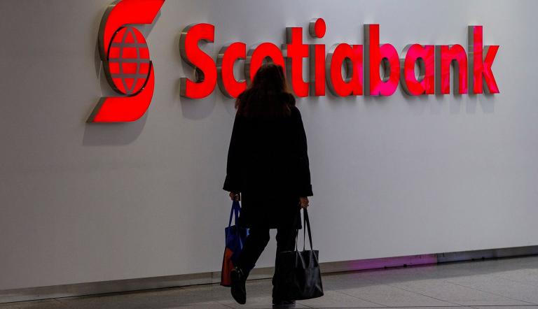 La compra de Scotiabank Colombia por Davivienda es una de las transacciones más grandes del sector en Colombia. REUTERS/Carlos Osorio