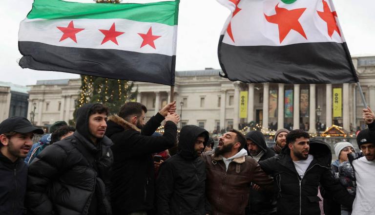 Turquía, que comparte una frontera de más de 900 km con Siria, alberga en su territorio a unos 2.92 millones de sirios que huyeron de la guerra civil que estalló en el país en 2011.
Para más información del tema, visita: https://www.eleconomista.com.mx/internacionales/50-000-sirios-regresaron-pais-turquia-caida-asad-20250109-741286.html
¡Síguenos en nuestras redes sociales para mantenerte informado!
Twitter: https://twitter.com/eleconomista
Facebook: https://www.facebook.com/ElEconomista.mx
Instagram: https://www.instagram.com/eleconomistamx
LinkedIn: https://www.linkedin.com/company/el-economista/
#ElEconomista #EETV