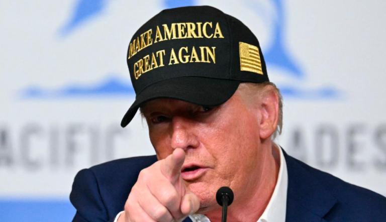 El presidente de Estados Unidos, Donald Trump, aún planea cumplir su promesa de imponer aranceles a Canadá y México el sábado, dijo este martes a la prensa la portavoz de la Casa Blanca, Karoline Leavitt.
Para más información del tema, visita: https://www.eleconomista.com.mx/internacionales/casa-blanca-confirma-aranceles-trump-mexico-canada-sabado-20250128-743967.html
¡Síguenos en nuestras redes sociales para mantenerte informado!
Twitter: https://twitter.com/eleconomista
Facebook: https://www.facebook.com/ElEconomista.mx
Instagram: https://www.instagram.com/eleconomistamx
LinkedIn: https://www.linkedin.com/company/el-economista/
#ElEconomista #EETV