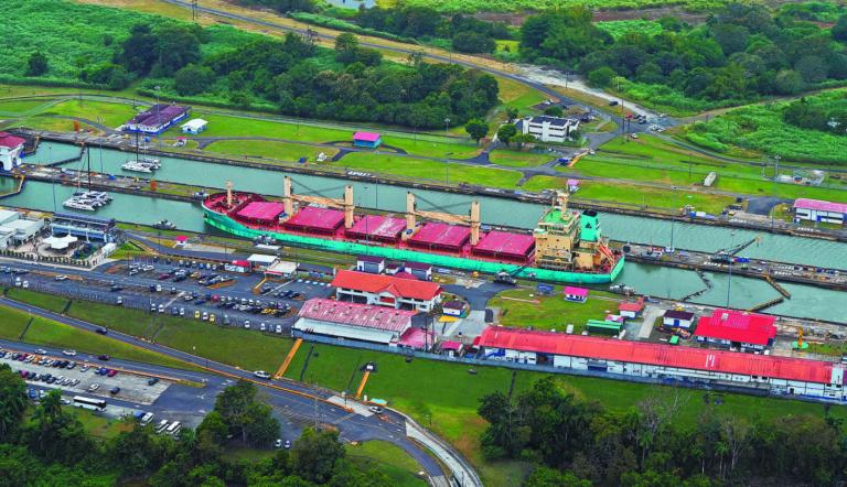 El presidente panameño, José Raúl Mulino, anunció este jueves la cancelación del acuerdo económico de la Ruta de la Seda con China, tras presiones de Estados Unidos para que reduzca la influencia de Pekín sobre el canal de Panamá.
Para más información del tema, visita: https://www.eleconomista.com.mx/internacionales/panama-cancela-acuerdo-economico-ruta-seda-china-temor-trump-20250206-745237.html
¡Síguenos en nuestras redes sociales para mantenerte informado!
Twitter: https://twitter.com/eleconomista
Facebook: https://www.facebook.com/ElEconomista.mx
Instagram: https://www.instagram.com/eleconomistamx
LinkedIn: https://www.linkedin.com/company/el-economista/
#ElEconomista #EETV