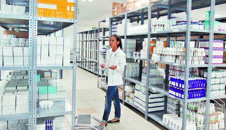 La Secretaría Anticorrupción y Buen Gobierno determinó anular en su totalidad el proceso de licitación pública internacional para la adquisición de medicamentos, insumos médicos y material de curación correspondiente al periodo 2025-2026, tras detectar irregularidades por parte de Laboratorios de Biológicos y Reactivos de México (Birmex).
Para más información del tema, visita: https://www.eleconomista.com.mx/empresas/anulan-licitacion-medicamentos-irregularidades-birmex-debera-reiniciar-proceso-20250409-754206.html
¡Síguenos en nuestras redes sociales para mantenerte informado!
Twitter: https://twitter.com/eleconomista
Facebook: https://www.facebook.com/ElEconomista.mx
Instagram: https://www.instagram.com/eleconomistamx
LinkedIn: https://www.linkedin.com/company/el-economista/
#ElEconomista #EETV