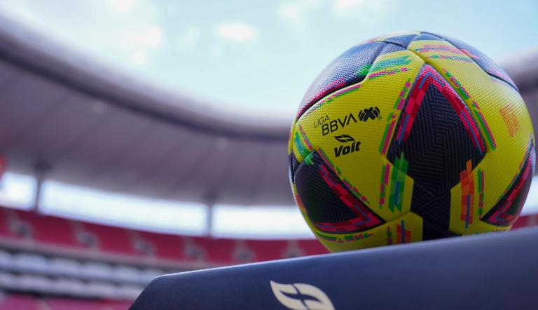 Cruz Azul, que viene con el ánimo a tope gracias a la victoria frente al América en Concachampions, visita a las Águilas en el estadio Ciudad de los Deportes.
Para más información del tema, visita: https://www.eleconomista.com.mx/deportes/juegos-liga-mx-hora-ver-vivo-partidos-clausura-20250410-754476.html
¡Síguenos en nuestras redes sociales para mantenerte informado!
Twitter: https://twitter.com/eleconomista
Facebook: https://www.facebook.com/ElEconomista.mx
Instagram: https://www.instagram.com/eleconomistamx
LinkedIn: https://www.linkedin.com/company/el-economista/
#ElEconomista #EETV #LigaMX