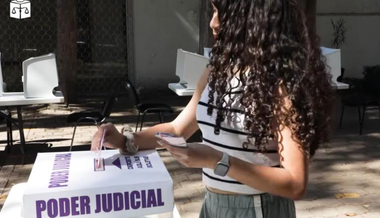 Simulacro de votación para las elecciones judiciales.