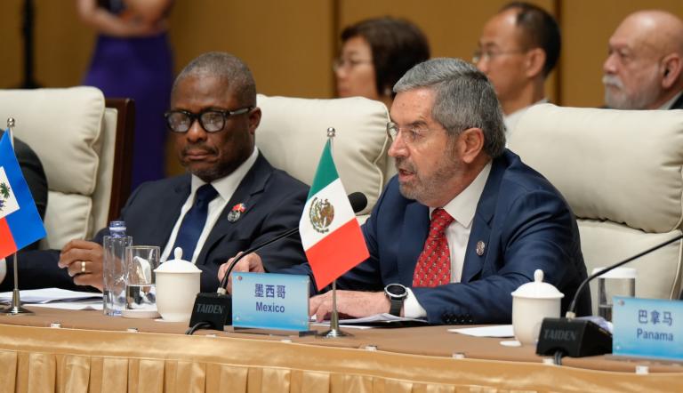 El secretario de Relaciones Exteriores, Juan Ramón de la Fuente, participó en la sesión plenaria de la IV Reunión Ministerial del Foro China-Comunidad de Estados Latinoamericanos y Caribeños