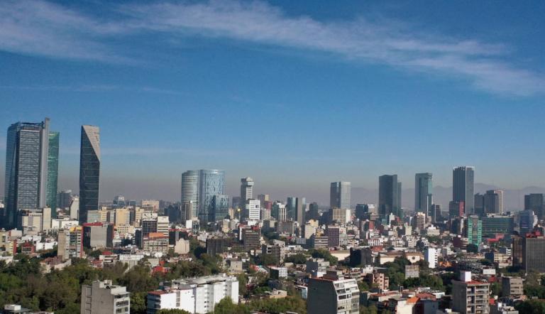 Más de 2,165 metros cuadrados fueron expropiados por la administración encabezada por la jefa de Gobierno, Clara Brugada 

Para más información del tema, visita: https://www.eleconomista.com.mx/econohabitat/expropiaciones-cdmx-plan-clara-brugada-transformar-acceso-vivienda-20250516-759329.html 

¡Síguenos en nuestras redes sociales para mantenerte informado! 

Twitter: https://twitter.com/eleconomista 
Facebook: https://www.facebook.com/ElEconomista.mx 
Instagram: https://www.instagram.com/eleconomistamx 
LinkedIn: https://www.linkedin.com/company/el-economista/ 

#ElEconomista #EETV