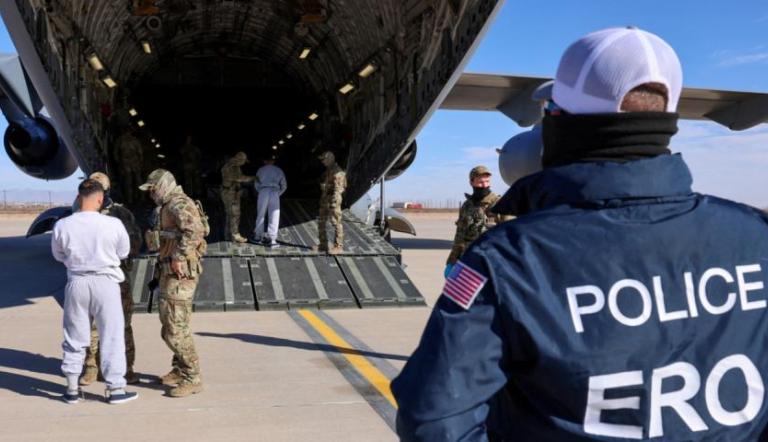 En un dictamen de siete contra dos los magistrados bloquearon los planes del presidente de Estados Unidos, Donald Trump, porque estiman que no se les da suficiente tiempo para impugnar su expulsión.
Para más información del tema, visita: https://www.eleconomista.com.mx/internacionales/corte-suprema-eu-impide-trump-reanudar-expulsion-venezolanos-ley-20250516-759441.html
¡Síguenos en nuestras redes sociales para mantenerte informado!
Twitter: https://twitter.com/eleconomista
Facebook: https://www.facebook.com/ElEconomista.mx
Instagram: https://www.instagram.com/eleconomistamx
LinkedIn: https://www.linkedin.com/company/el-economista/
T
#ElEconomista #EETV