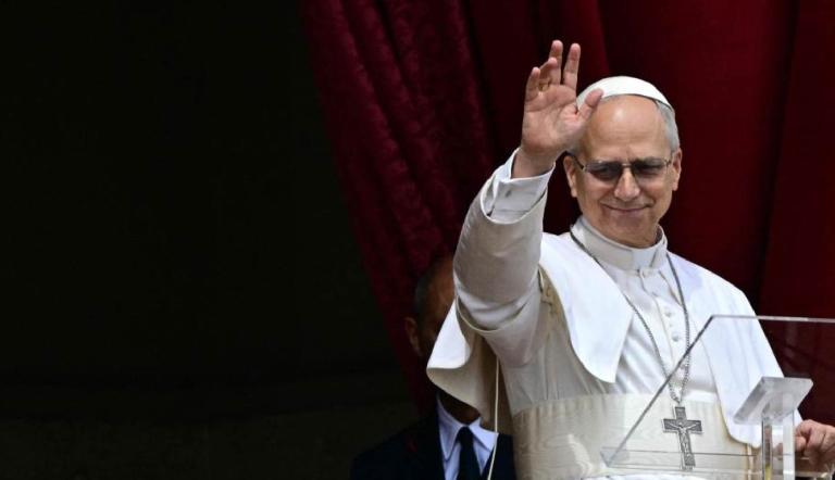 En la ciudad de Eten ocurrió un milagro en 1649 con la aparición del "Niño Jesús" en una hostia durante una ceremonia religiosa.
Para más información del tema, visita: https://www.eleconomista.com.mx/internacionales/peru-busca-papa-leon-xiv-reconozca-region-afirman-ocurrio-milagro-20250517-759502.html
¡Síguenos en nuestras redes sociales para mantenerte informado!
Twitter: https://twitter.com/eleconomista
Facebook: https://www.facebook.com/ElEconomista.mx
Instagram: https://www.instagram.com/eleconomistamx
LinkedIn: https://www.linkedin.com/company/el-economista/
#ElEconomista #EETV