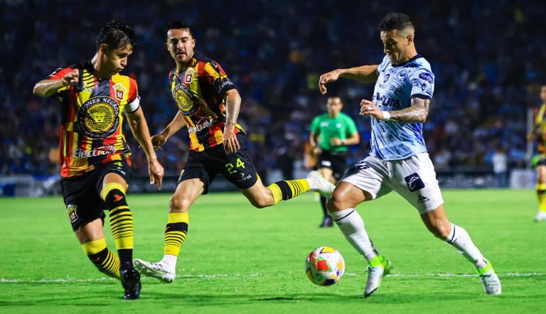 La Jaiba Brava superó a Leones Negros en el estadio Jalisco.