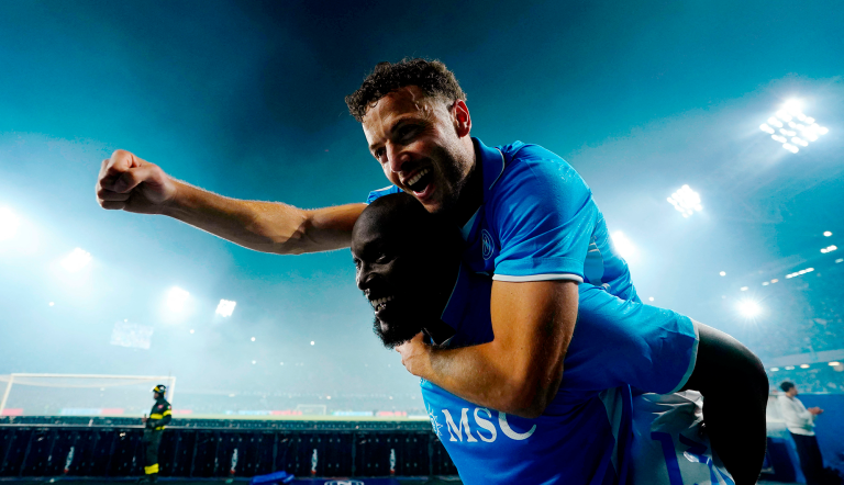 Napoli se proclamó campeón del fútbol de Italia.