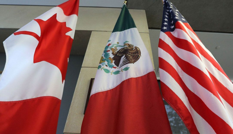 El Consejo Empresarial de Canadá destacó que la Cumbre de Líderes del G7 del próximo mes en Kananaskis, Alberta, brinda la oportunidad para celebrar un cumbre paralela entre los tres mandatarios de América del Norte para tratar la revisión del T-MEC.
Para más información del tema, visita: https://www.eleconomista.com.mx/empresas/canada-promueve-cumbre-trilateral-revisar-t-mec-20250528-761132.html
¡Síguenos en nuestras redes sociales para mantenerte informado!
Twitter: https://twitter.com/eleconomista
Facebook: https://www.facebook.com/ElEconomista.mx
Instagram: https://www.instagram.com/eleconomistamx
LinkedIn: https://www.linkedin.com/company/el-economista/
#ElEconomista #EETV