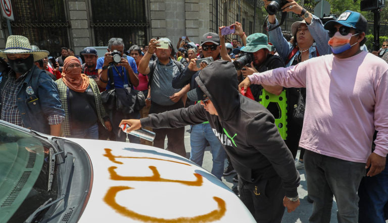 Disturbios en la Secretaria de Gobernación en CDMX por parte de integrantes de la CNTE.