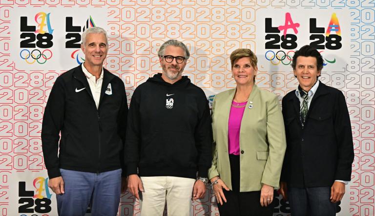 (De izquierda a derecha). El director ejecutivo de LA28, Reynold Hoover, el presidente y director general de LA28, Casey Wasserman, la vicepresidenta del COI y presidenta de la Comisión de Coordinación de LA28, Nicole Hoevertsz, y Christophe Dubi, director ejecutivo de los Juegos Olímpicos del COI.