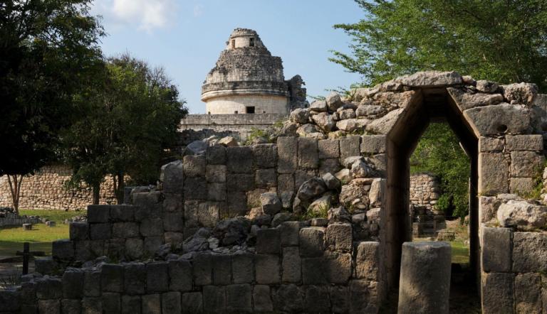 Chultún (antiguo depósito de agua) de Chichén Itzá.