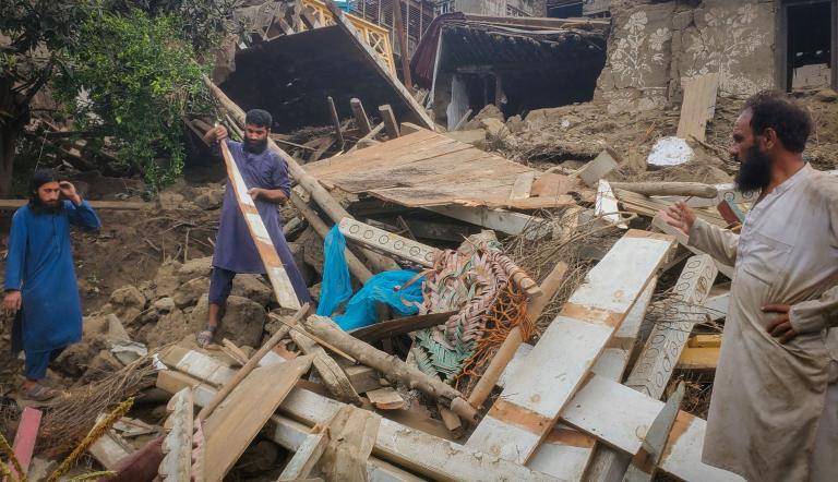 Terremoto en Afganistán deja 800 muertos y más de 2,800 heridos