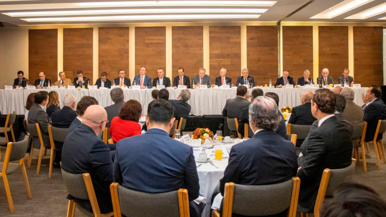 El secretario de Economía, Marcelo Ebrard, dialogó con integrantes del Consejo Coordinador Empresarial.