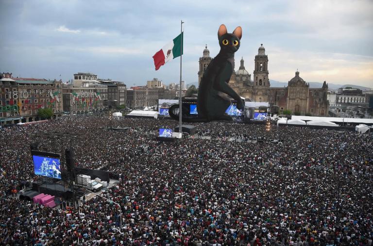 El Zócalo, con capacidad para 200,000 personas.