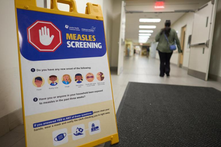 Epidemia de sarampión en Canadá reaviva tensiones en torno a las vacunas