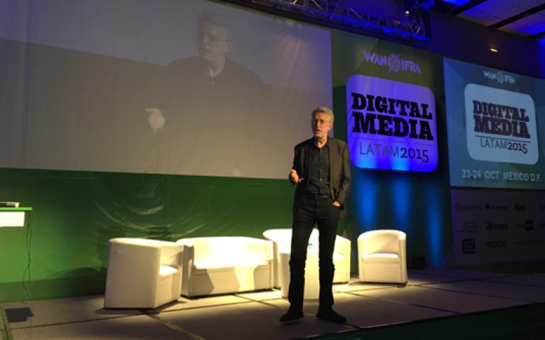 Jeff Jarvis, durante su participación en Digital Media Latam 2015, de WAN-IFRA, en la Ciudad de México. Foto: JSG