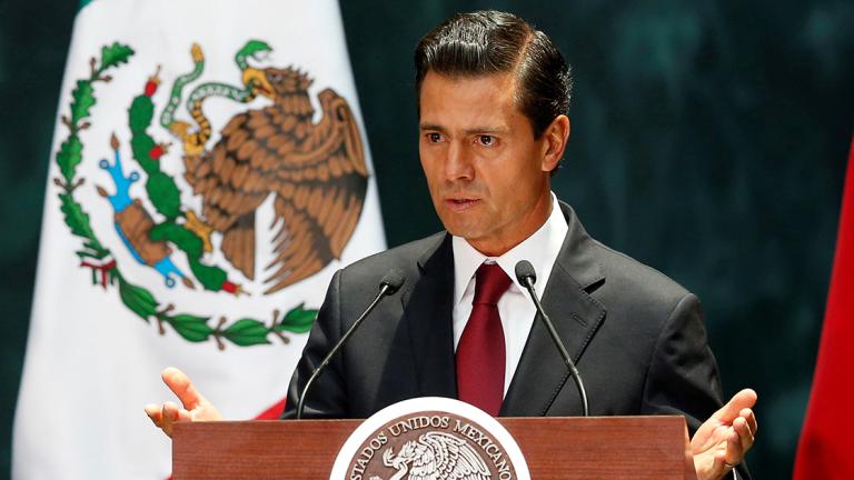 Mexico's President Enrique Pena Nieto gives a speech beside Poland's President Andrzej Duda (not pictured) during an official welcoming ceremony, at the National Palace in Mexico City - Mexico's President Enrique Pena Nieto gives a speech beside Poland's President Andrzej Duda (not pictured) during an official welcoming ceremony, at the National Palace in Mexico City, Mexico April 24, 2017. REUTERS/Henry Romero