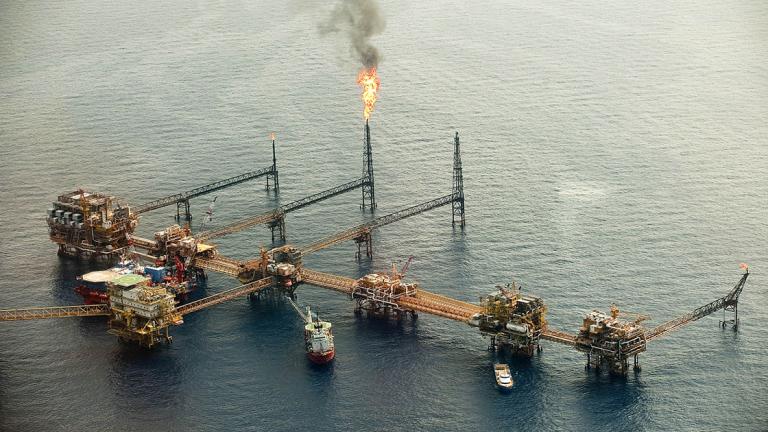 Aereal view of an oil complex called "Cantarell" of Pemex (Petroleos Mexicanos), in the Gulf of Mexico, off Ciudad del Carmen, Campeche State, Mexico, on August 5, 2010. AFP PHOTO/Alfredo Estrella