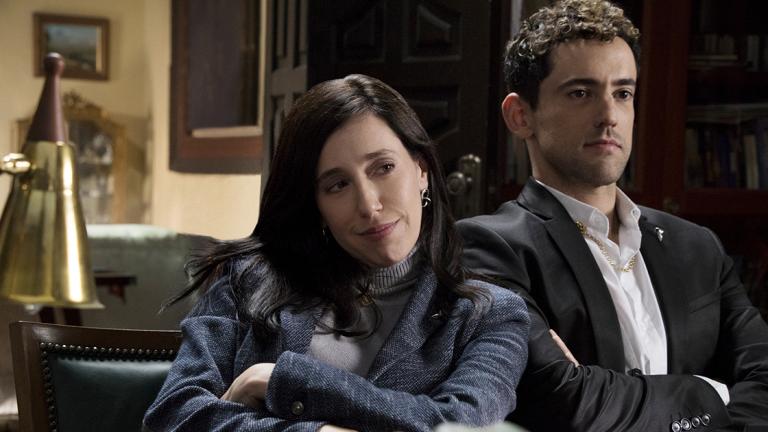 3 - CLUB DE CUERVOS - Mariana TrevinÌƒo, Luis Gerardo MeÌÅndez