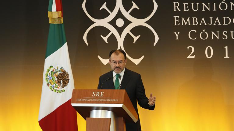 LUIS VIDEGARAY DURANTE LA XXIX REUNION DE EMBAJADORES Y CONSULES EN LA SECRETARIA DE RELACIONES EXTERIORES . FOTO :HUGO SALAZAR / EL ECONOMISTA .