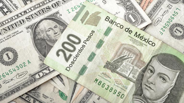 PESOS Y DOLARESDOLARESPESOS MEXICANOSTIPO DE CAMBIO