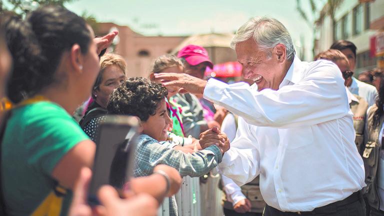 El Cisen ya no va a andar espiando; metiéndose nada más a saber qué hacemos los opositores o intimidando a la gente, dijo AMLO.