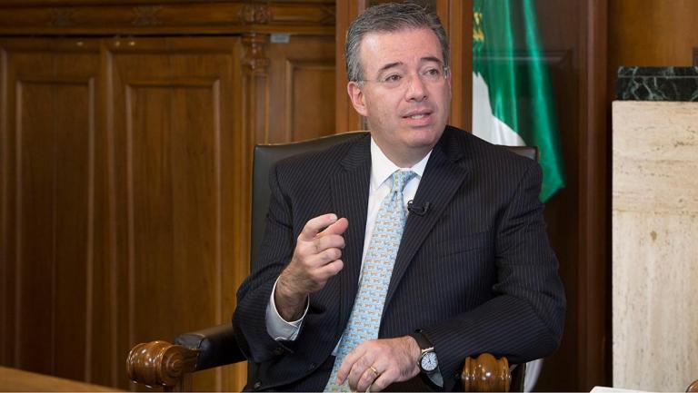 Alejandro Díaz de León, gobernador del Banco de México.