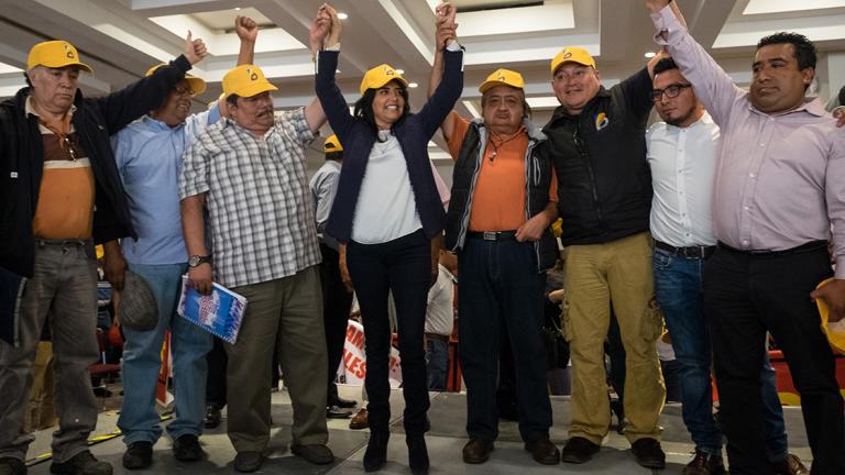 CIUDAD DE MÃ‰XICO, 25JUNIO2018.- Alejandra Barrales Magdaleno, candidata a la jefatura de Gobierno de la Ciudad, por la coaliciÃ³n â€œPor una CDMX al frenteâ€ù del PAN, PRD y MC, encabezÃ³ la presentaciÃ³n de adhesiones de Higo cesar Bautista, Enrique Rocha, Artemio SÃ¡nchez cruz, Enrique hernandez, Daniel Diaz y Enrique PÃ©rez, militantes del Partido del Trabajo (PT) a la campaÃ±a de magdaleno. FOTO: ANDREA MURCIA /CUARTOSCURO.COM