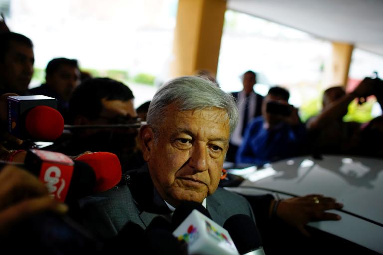 Andrés Manuel López Obrador, a su llegada este viernes a un evento en la colonia Roma de la capital.