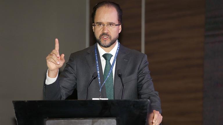 CARLOS RAMIREZ FUENTES PRESIDENTE CONSAR DURANTE EL SEMINARIO RETIRO Y SALUD 2018 . FOTO :HUGO SALAZAR / EL ECONOMISTA .