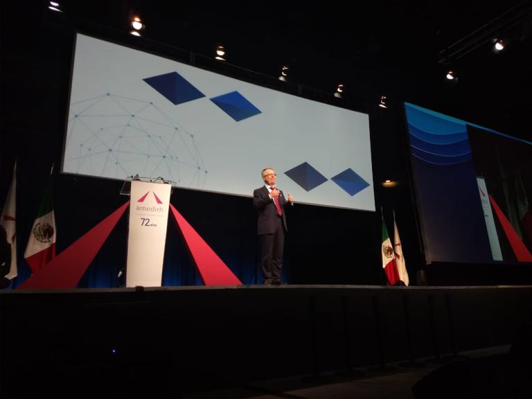 Javier Fernández, durante su conferencia en el Congreso Internacional de Recursos Humanos de Amedirh en Ciudad de México - Foto: especial