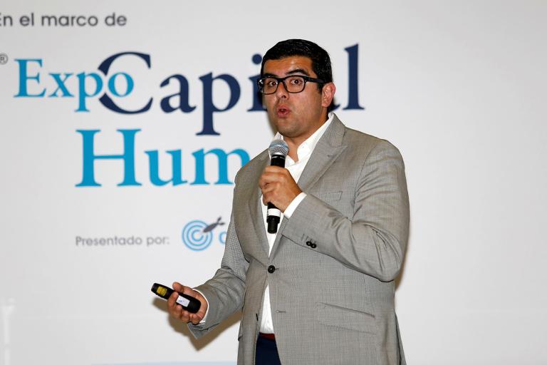 Manuel de la Vega, director de RH de The Coca-Cola Company, durante su intervención en Expo Capital Humano 2018. Foto: Hugo Salazar  EE