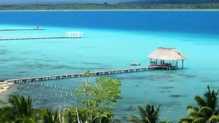 CANCUN - 70322066. Bacalar, QRoo, 22 Mar. 2017 (Notimex-Especial).- El cuidado del agua es esencial para el desarrollo tur√≠stico del Pueblo M√°gico de Bacalar, cuyo futuro depende de su m√°xima riqueza natural que es su sistema lagunar, principalmente, se√±alaron autoridades municipales.NOTIMEX/FOTO/ESPECIAL/COR/ENV/CLIMA/NALES/ECO/