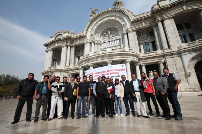 Trabajadores sindicalizados de Bellas Artes - Foto: Adriana Hernández   EE