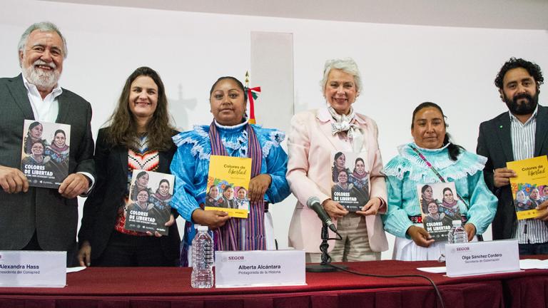 CIUDAD DE MÃ‰XICO, 12MARZO2019.- Alejandro Encinas, Alexandra Hass, Alberta AlcÃ¡ntara, Olga SÃ¡nchez Cordero, Teresa GonzÃ¡lez y Miguel Pulido, en la presentaciÃ³n Los Colores de la LIbertad, que habla de la detenciÃ³n, liberaciÃ³n de tres indÃgenas acusadas de secuestro de PolicÃas Federales, y la disculpa del Estado por tal hecho. Se llevo acabo en la Secretaria de GobernaciÃ³n.FOTO: VICTORIA VALTIERRA /CUARTOSCURO.COM