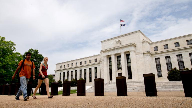 Algunos funcionarios afirmaron que podrían cambiar su opinión sobre si la próxima decisión de la Fed debería ser subir o bajar las tasas de interés. Foto: AP