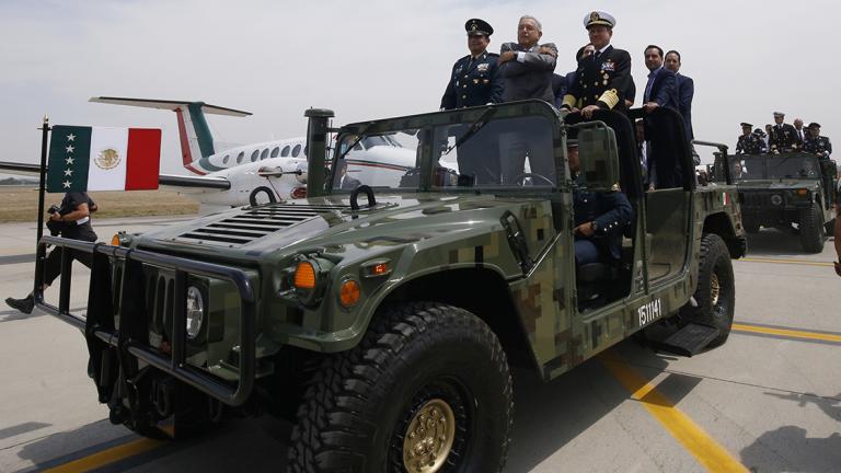 CIUDAD DE MEXICO, 24 DE ABRIL DE 2019.- EL PRESIDENTE DE MEXICO, ANDRES MANUEL LOPEZ OBRADOR, INAUGURA LA FERIA AEROESPACIAL MEXICO 2019 (FAME 2019) EN DONDE ANUNCIO QUE LA CONSTRUCCI�N DEL NUEVO AEROPUERTO DE ST LUCIA COMENZARA A CONSTRUIRSE EL PROXIMO LUNES.FOTO: DANIEL SANCHEZ