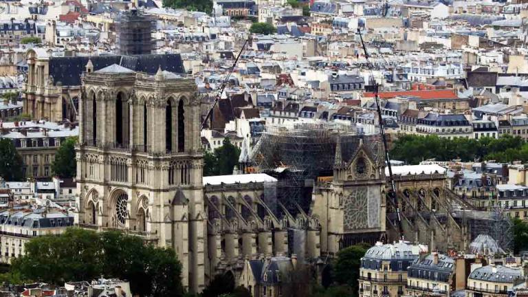 FRANCE-NOTREDAME/POLLUTION