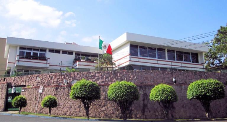 Fachada de la Embajada de México en Honduras. Foto: SRE