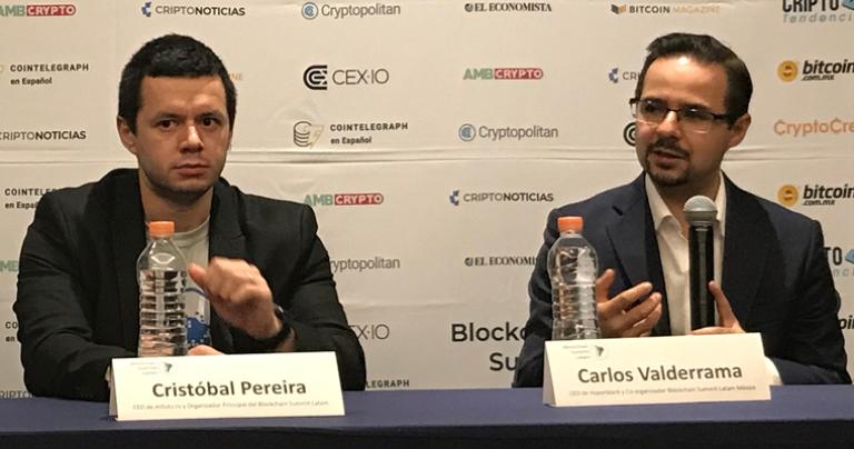 Cristóbal Pereira y Carlos Valderrama, durante la presentación del estudio Ecosistema Blockchain Latinoamericano dentro del Blockchain Summit Latam. Foto EE: Rodrigo Riquelme